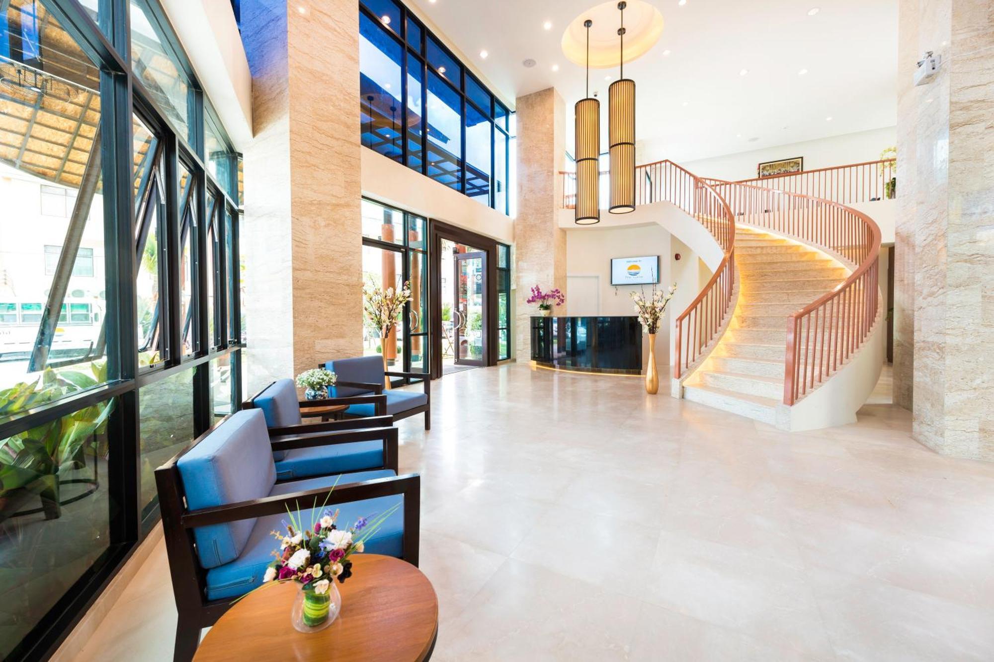 The Lunar Patong Phuket Exterior foto